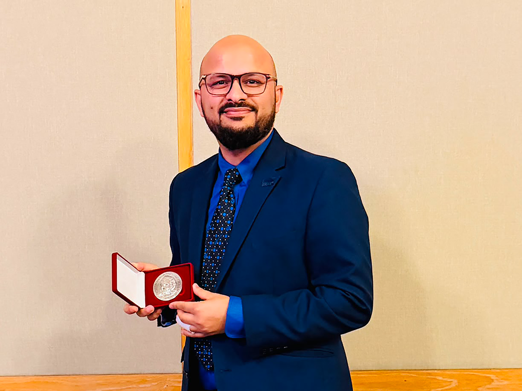 Qammer Krato award